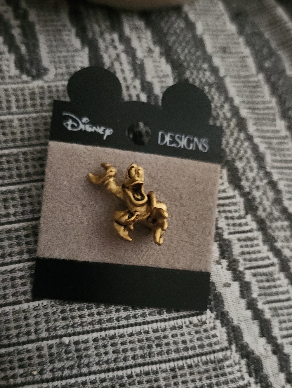 Disney Gold Donald Duck Character Pin